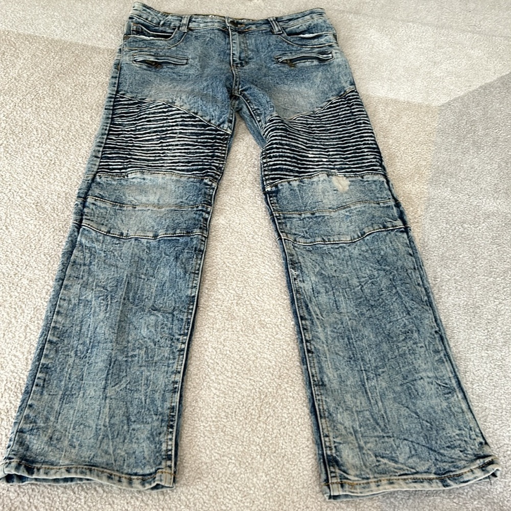 Denim and Rivets Jeans - Picture 4 of 9